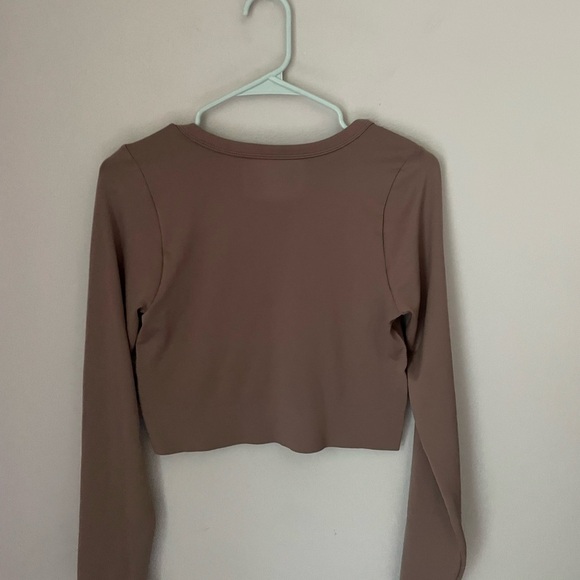 Better / Together  Tan Long Sleeve Cropped Athletic Top Size XL - Picture 4 of 5
